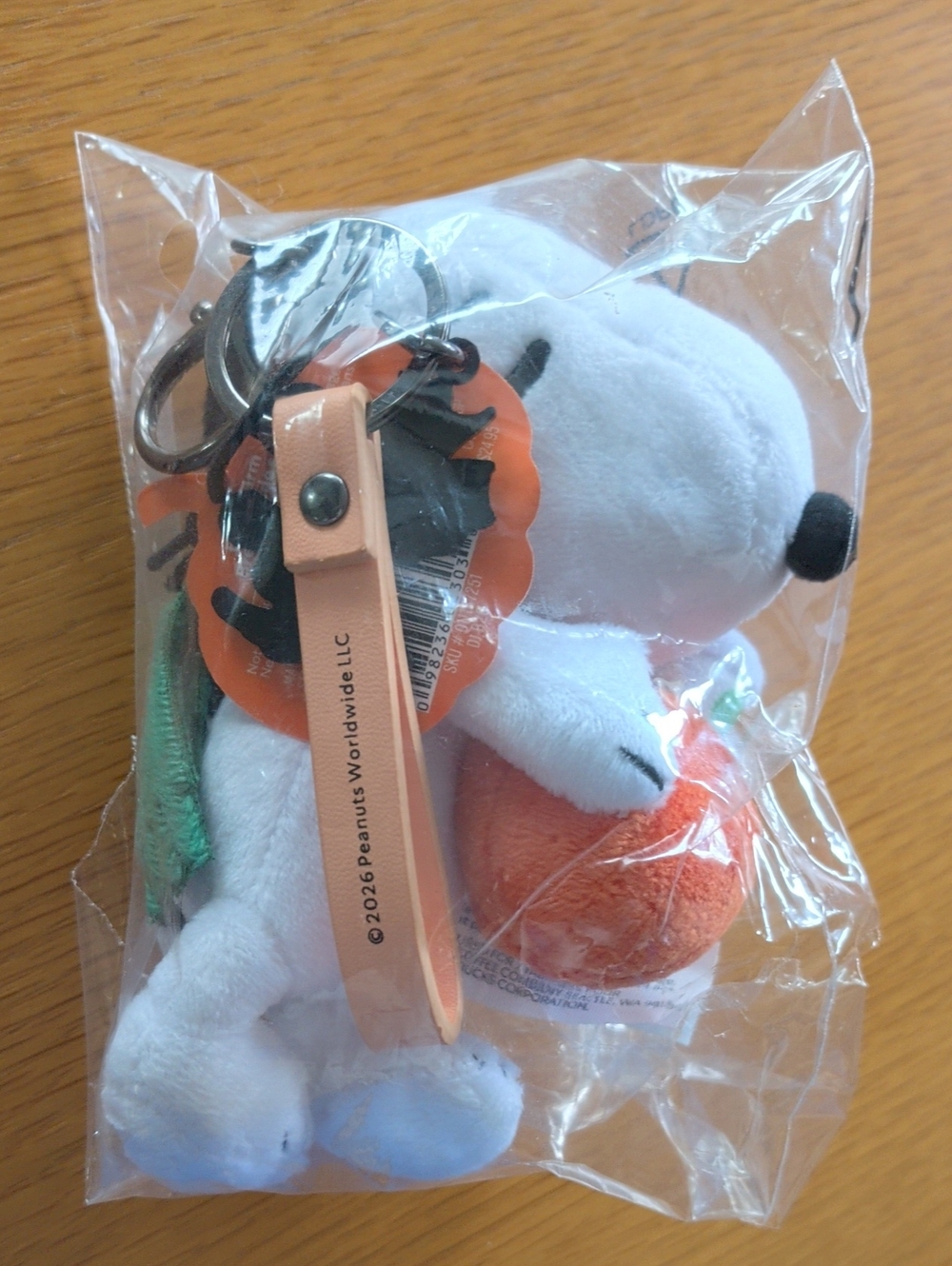 Starbucks Snoopy Peanuts keychain NWT Starbucks Snoopy Peanuts keychain NWT 2026